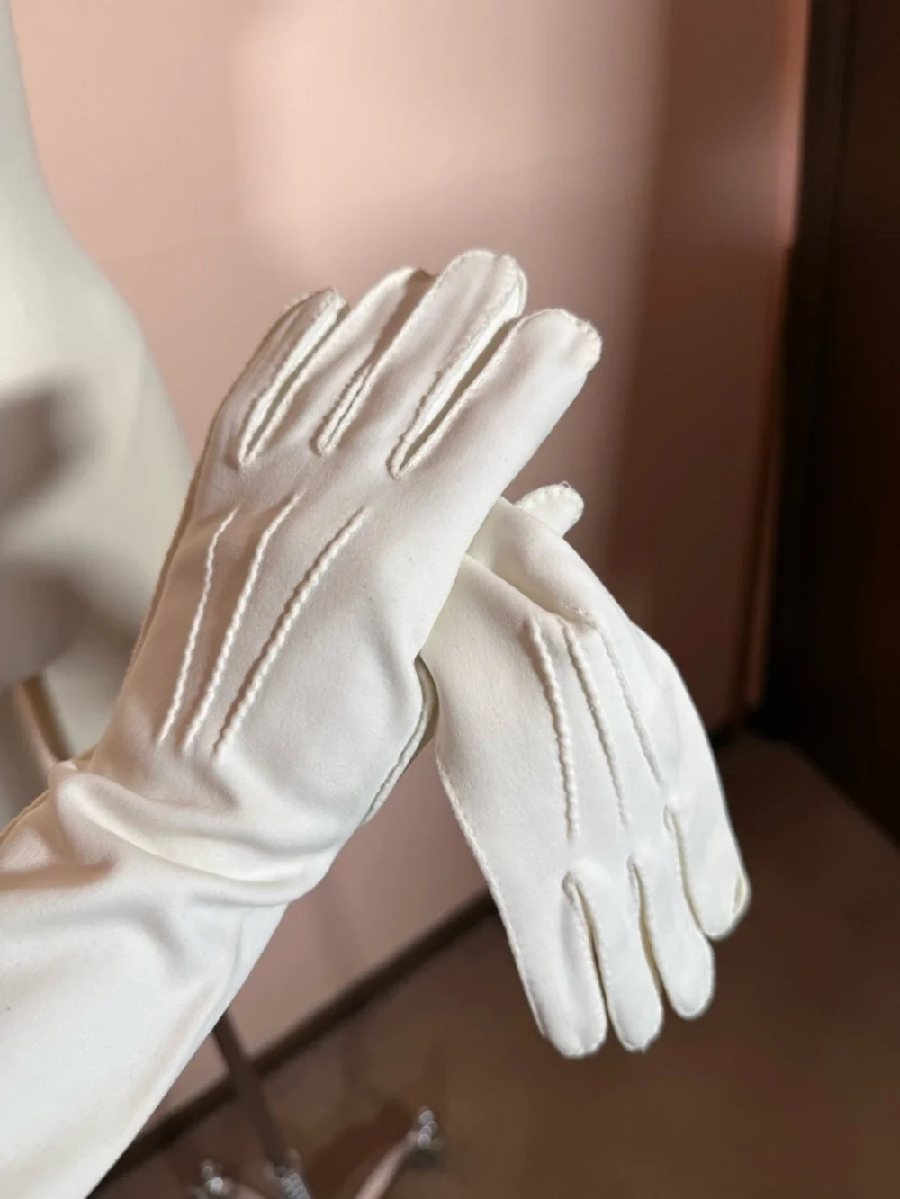 Vintage 1940’s Art deco top stitched white Opera Gloves wedding Large 8 Like new